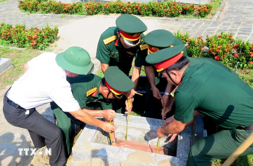 Ha Tinh Inhumation des restes de soldats volontaires et experts vietnamiens morts au Laos