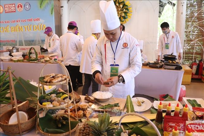 越南222道椰子菜肴创下世界纪录