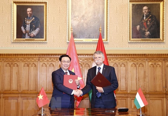 越南与匈牙利两国国会签署新合作协议