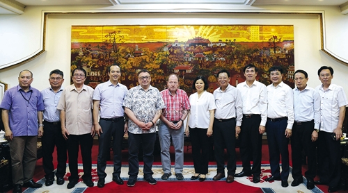 北宁省领导会见波兰-越南友好协会代表团