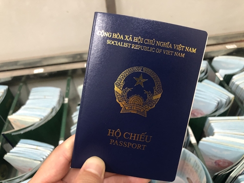 越南公安部将从9月15日起在新版护照上添加“出生地”信息