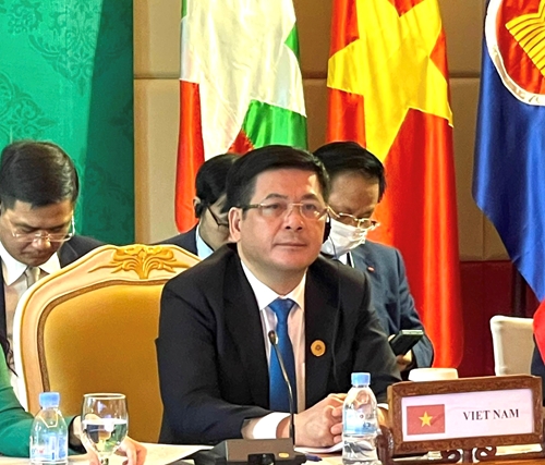 越南为第54届东盟经济部长会议作出积极贡献
