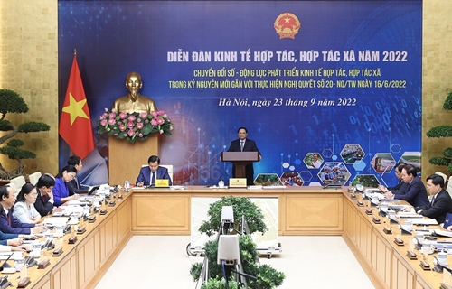 越南政府总理范明正主持召开2022年合作社和合作经济论坛