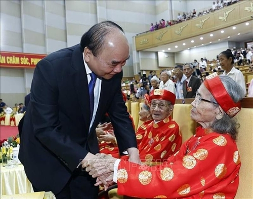 国家主席阮春福出席2022年“为越南老年人行动月”启动仪式（组图）