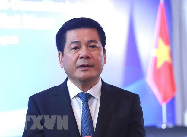越南工贸部部长阮鸿延出席俄罗斯能源周国际论坛