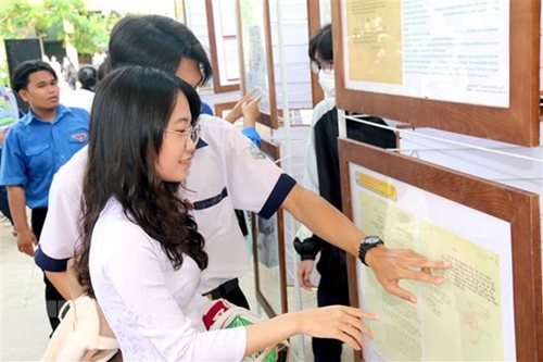 “黄沙和长沙归属越南——历史证据和法理依据”数字展览在平顺省举行
