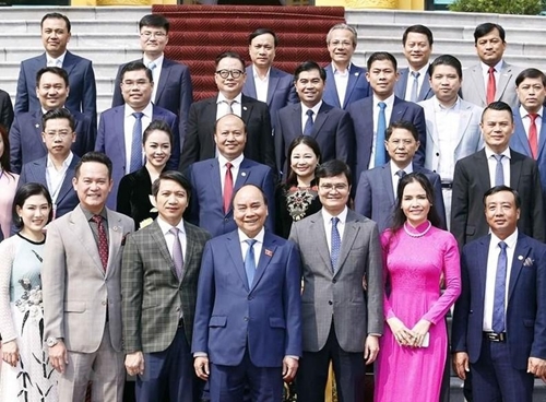 越南国家主席阮春福会见2022年越南模范青年企业家【组图】
