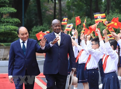 越南国家主席主持乌干达共和国总统访越欢迎仪式（组图）
