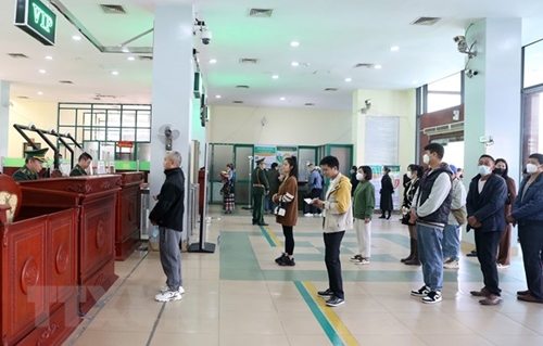 越南老街省迎接中国游客入境 恢复跨境旅游活动