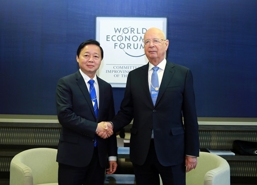 越南政府副总理陈红河在出席世界经济论坛2023年年会期间进行各场双边会晤