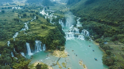 越南板约瀑布跻身全球最美瀑布
