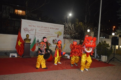 旅居白俄罗斯和保加利亚的越南人社群举行喜迎新春活动