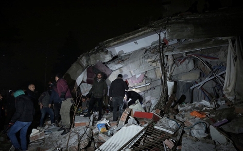 土耳其强震已致1500多人丧生