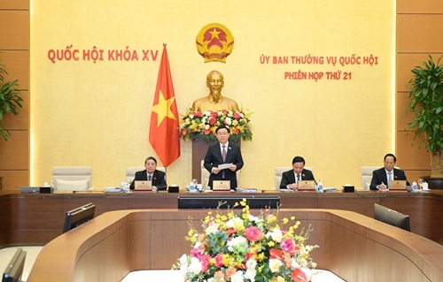 越南国会主席王廷惠主持召开国会常务委员会第21次会议