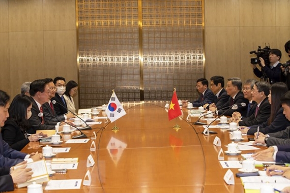 加强越韩两国国会的交流合作