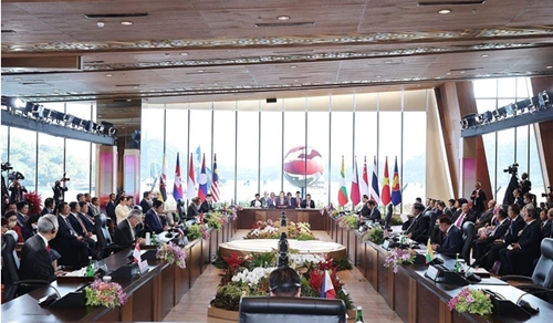 第42届东盟峰会聚焦团结与经济一体化