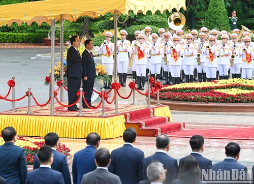 越南国家主席武文赏举行欢迎仪式并与韩国总统尹锡悦会谈