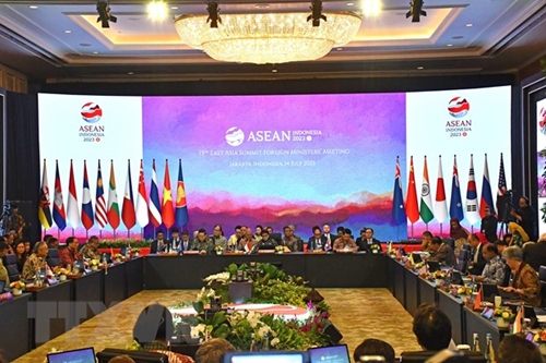 外交部长裴青山出席东亚峰会和东盟-美国外长会议