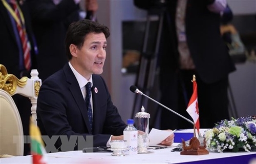 加拿大总理大规模改组内阁