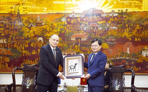 北宁省委书记阮英俊会见哈萨克斯坦共和国驻越南特命全权大使