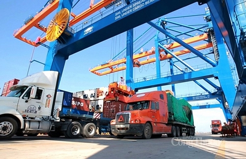 越南进出口额达近6000亿美元 贸易顺差创历史新高