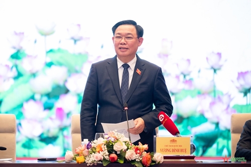 越南国会主席王廷惠：新闻媒体为国会与民众搭建沟通桥梁