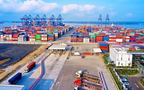 2023年越南对欧美市场贸易顺差达1250亿美元
