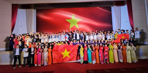 越南学生赢得世界资优数学锦标赛特等奖