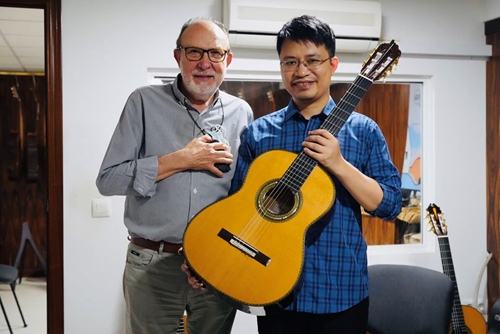 武德显——为保护河内古典吉他价值做出贡献的艺术家
