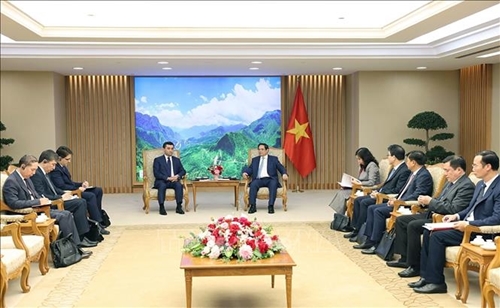 越南政府总理范明正会见乌兹别克斯坦外交部长赛义多夫