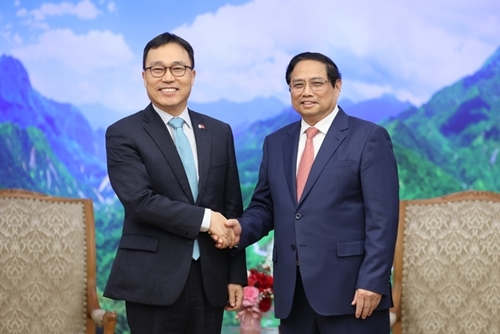 范明正总理会见韩国新任驻越大使崔英三