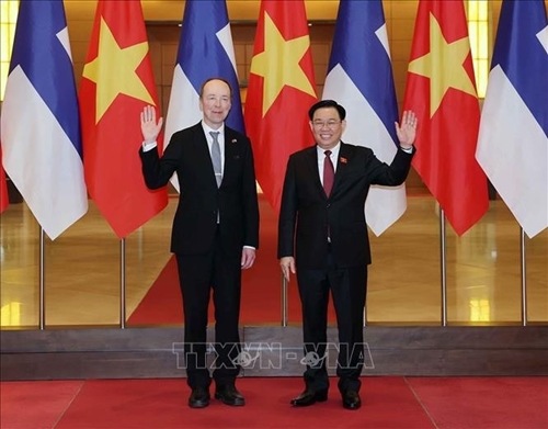 芬兰议会议长尤西•哈拉阿霍圆满结束对越南的正式访问