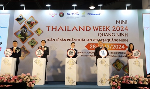 通过在广宁省举行的泰国商品周推进双边贸易旅游合作