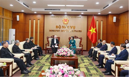越南内务部部长范氏青茶会见梵蒂冈总主教、外交部长加拉格尔