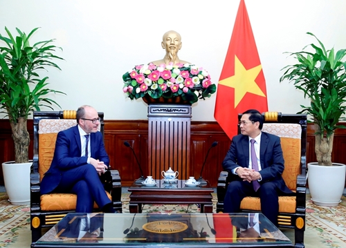 越南重视推动与西班牙之间的合作