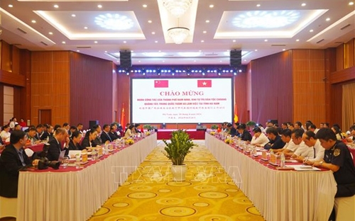加强越南河南省和中国南宁市之间的合作