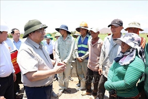 越南政府总理范明正调研指导宁顺省防暑抗旱工作