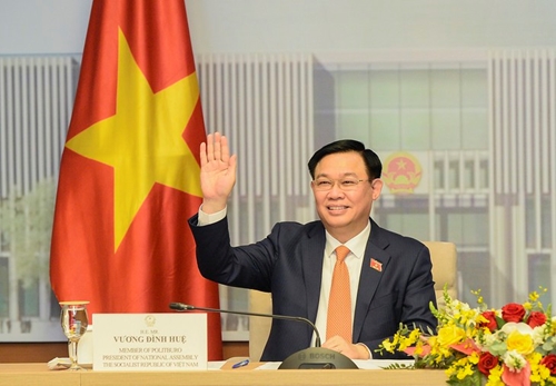 Использование идеалогии Хо Ши Мина в строительстве и совершенствовании правового социалистического государства Вьетнам