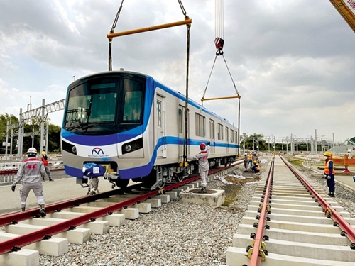 Все поезда первой линии метро города Хошимина доставлены в депо