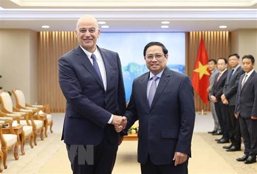Премьер-министр Вьетнама принял министра иностранных дел Греции