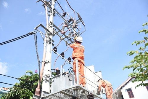Обеспечение электроэнергией Ханоя во время празднования Дня независимости