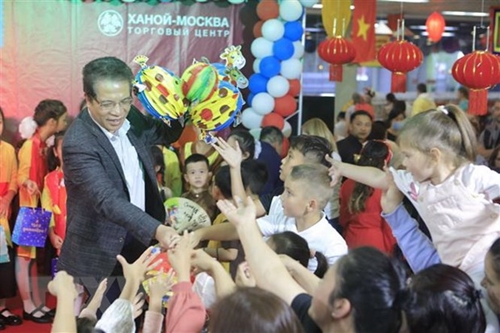Вьетнамские дети в России отметили Праздник середины осени