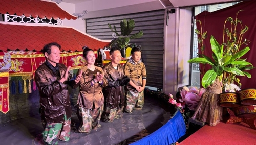 Знакомство французской публики с вьетнамским кукольным театром на воде