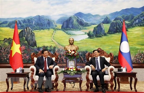 Вьетнам и Лаос усиливают обмен мнениями по теоритеческим и практическим вопросам