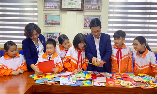 Новогодние письма школьников добрались до архипелага Чыонгша