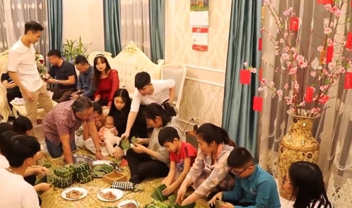Вьетнамцы в России отмечают Тет, сохраняя традиционную культуру