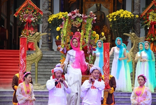 Открылся праздник в храме в честь принцессы «Хуен Чан»