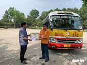 Благодарность работникам автобуса, которые вернули найденные 190 млн донгов