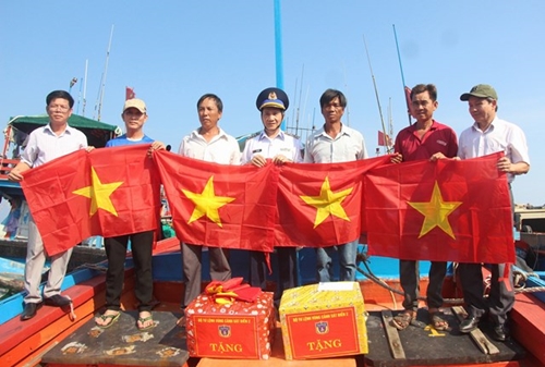 Береговая охрана 2-го округа плечом к плечу с рыбаками островного уезда Лишон