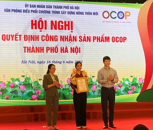 Ханой вручил сертификат «продукт OCOP»2022 производителям 518 продуктов